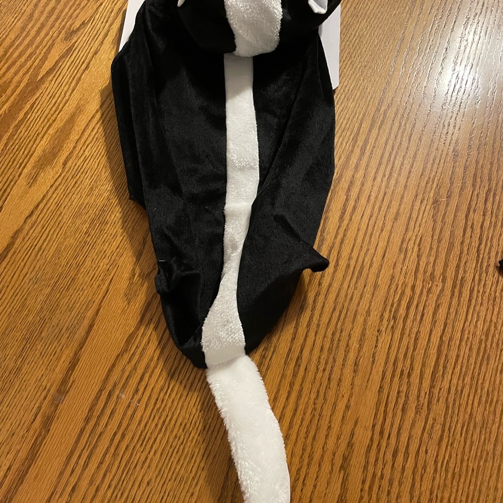 Skunk dog dress up costume - Picture 3 of 5